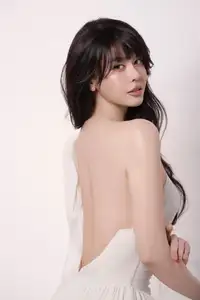 Truong Quynh Anh U40: Stunning Doll-Like Beauty & Chic Style Dazzle Fans. - image 2