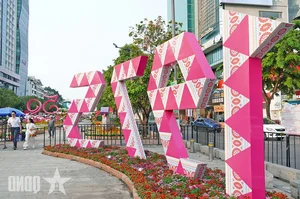 Nguyen Hue Flower Street 2025: The Majestic Snake Mascot Revealed - image 6