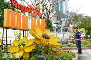 Nguyen Hue Flower Street 2025: The Majestic Snake Mascot Revealed - image 19