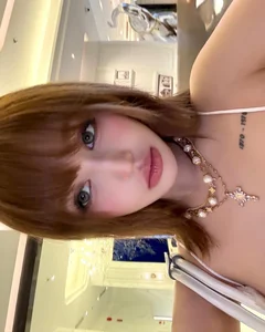 Celebrity Travels: Xoài Non and Gil Lê Share Romantic Moments in Thailand - image 1