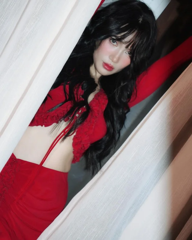Vietnamese Star Sĩ Thanh Shocks Fans with Unrecognizable and Bold New Transformation in Latest Photos