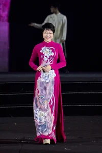 Elegant Vietnamese Fashion: Thảo Vân and Her Son Showcase Traditional Ao Dai Designs - image 5