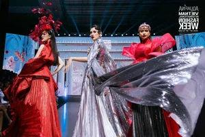 Exploring the Artistic Mastery of 'Rose of the Dawn' by Designer Thanh Hương Bùi - image 2