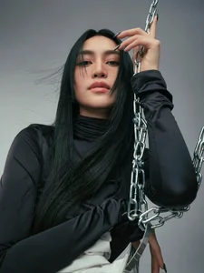 Ninh Dương Lan Ngọc Debunks Pregnancy Rumors with Stunning Bare-Faced Transformation and Education Plans - image 0