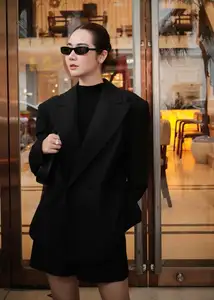 View Huyen Lizzie's Irresistible Korean Vibe Beauty Charms Netizens With Elegant Style - image 11