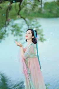 YiTuYu Art Language Vol.5638: Shu Pian Yoyi Showcases Grace and Artistic Expression in Latest Collection - image 36