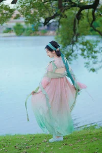 YiTuYu Art Language Vol.5638: Shu Pian Yoyi Showcases Grace and Artistic Expression in Latest Collection - image 37