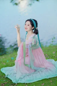 YiTuYu Art Language Vol.5638: Shu Pian Yoyi Showcases Grace and Artistic Expression in Latest Collection - image 23