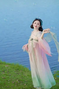 YiTuYu Art Language Vol.5638: Shu Pian Yoyi Showcases Grace and Artistic Expression in Latest Collection - image 42