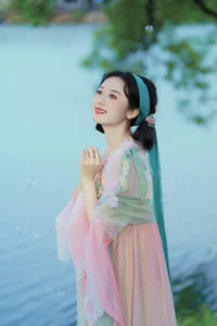YiTuYu Art Language Vol.5638: Shu Pian Yoyi Showcases Grace and Artistic Expression in Latest Collection - image 35