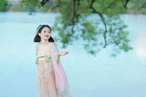 YiTuYu Art Language Vol.5638: Shu Pian Yoyi Showcases Grace and Artistic Expression in Latest Collection - image 0