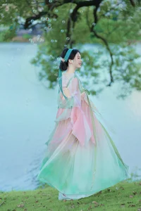 YiTuYu Art Language Vol.5638: Shu Pian Yoyi Showcases Grace and Artistic Expression in Latest Collection - image 28