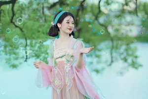 YiTuYu Art Language Vol.5638: Shu Pian Yoyi Showcases Grace and Artistic Expression in Latest Collection - image 14