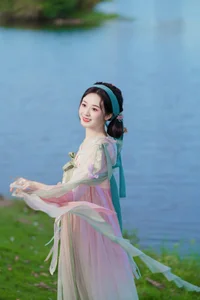 YiTuYu Art Language Vol.5638: Shu Pian Yoyi Showcases Grace and Artistic Expression in Latest Collection - image 22