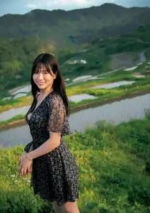 Suzuhara Riko: Radiant Smile On Green Grass Soft Warm Moments Of A Japanese Girl - image 7