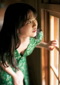Suzuhara Riko: Radiant Smile On Green Grass Soft Warm Moments Of A Japanese Girl - image 2