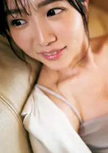 Suzuhara Riko: Radiant Smile On Green Grass Soft Warm Moments Of A Japanese Girl - image 29