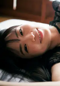 Suzuhara Riko: Radiant Smile On Green Grass Soft Warm Moments Of A Japanese Girl - image 9