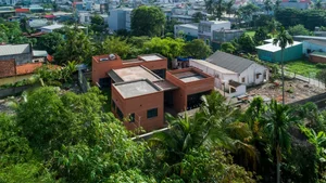 Modern 180m2 Three-Block House Design: A Peaceful Urban Escape in Ho Chi Minh City - image 5