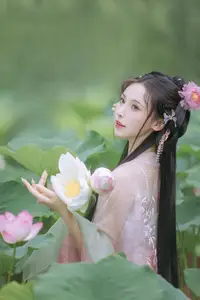 Enchanting Grace: Yi Ming in Hanfu Amidst Lotus Pond | YiTuYu Vol.8804 - image 12