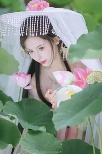 Enchanting Grace: Yi Ming in Hanfu Amidst Lotus Pond | YiTuYu Vol.8804 - image 3
