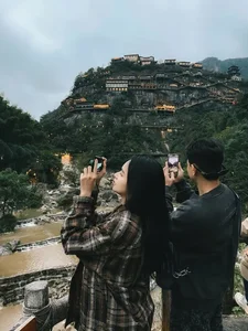 Vietnamese Entertainment News: Cong Ly Returns and Huong Giang’s Latest Travel - image 6