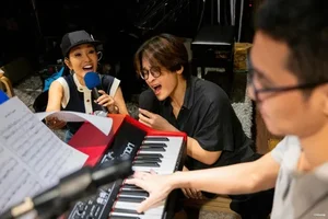 Vietnamese Entertainment News: Cong Ly Returns and Huong Giang’s Latest Travel - image 8
