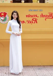 Vietnamese Entertainment News: Cong Ly Returns and Huong Giang’s Latest Travel - image 2