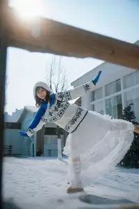 Cozy Winter Charm: Pao Pao Xiao Mie's Warmth Amidst the Snow Vol.8544 - image 3