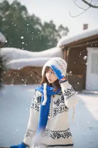 Cozy Winter Charm: Pao Pao Xiao Mie's Warmth Amidst the Snow Vol.8544 - image 4