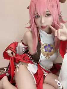 Coser Rizuna's Yae Miko Cosplay (91P) - Captivating Beauty from Genshin Impact - image 3
