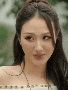 Hoang Khanh Ly Sets New Beauty Standards with the Best On-Screen Makeup in Recent Vietnamese Cinema - image 3