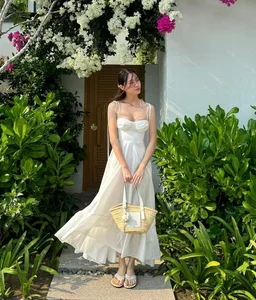 How Vietnamese Celebrities Master the Art of Styling Slides and Sandals for Casual Chic - image 3