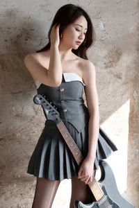 Xiao Yu Er in YiTuYu Art Language Vol.6989: A Masterpiece of Modern Portraiture - image 4