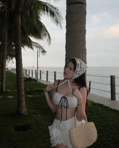 Tăng Mỹ Hàn Sets New Fashion Standards with Stunning Physique in Latest Photoshoot - image 2