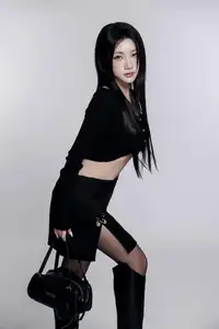 Orange Khuong Hoan My: Radiant Beauty, Elevated Style in Stunning Fashion Photoshoot. - image 7
