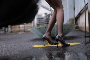 IESS Xiao Liu Rain Series: Atmospheric Black Silk Photography Collection - image 71