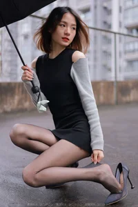 IESS Xiao Liu Rain Series: Atmospheric Black Silk Photography Collection - image 64