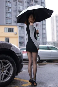 IESS Xiao Liu Rain Series: Atmospheric Black Silk Photography Collection - image 36