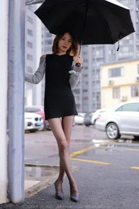 IESS Xiao Liu Rain Series: Atmospheric Black Silk Photography Collection - image 8