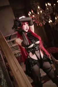 Coser Qie Qie Celia Transforms into Hindenburg: The Alluring Mystique of the Red-Haired Demoness in Unique Cosplay Photoshoot. - image 3