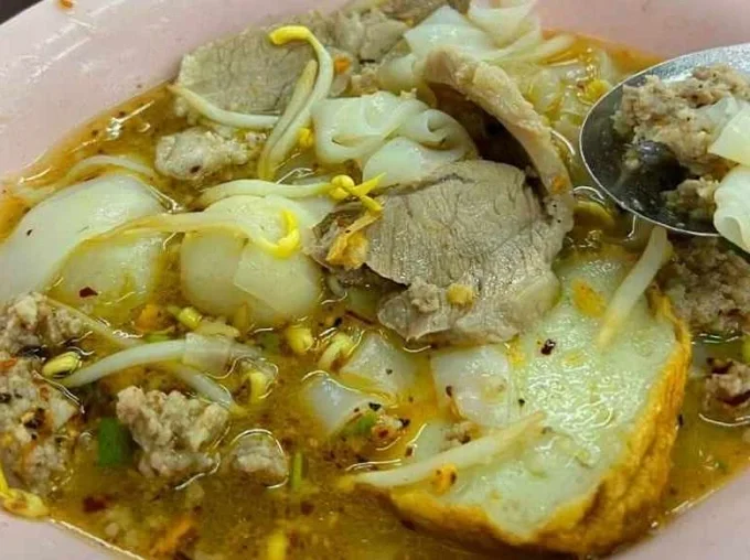 Exploring Global Flavors with Tăng Thanh Hà: A Culinary Journey Through Local Specialties and International Travel Lifestyle