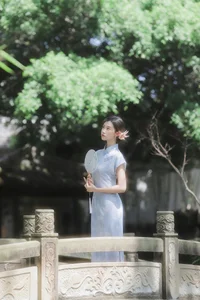 Modern Muse: The Captivating Cool Chinese Aesthetics of Tong Xuan Qi - image 12