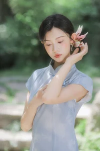 Modern Muse: The Captivating Cool Chinese Aesthetics of Tong Xuan Qi - image 19