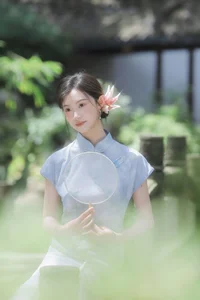 Modern Muse: The Captivating Cool Chinese Aesthetics of Tong Xuan Qi - image 9