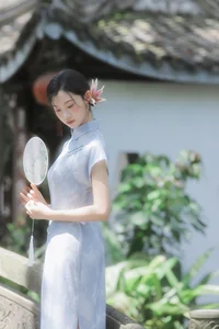 Modern Muse: The Captivating Cool Chinese Aesthetics of Tong Xuan Qi - image 5