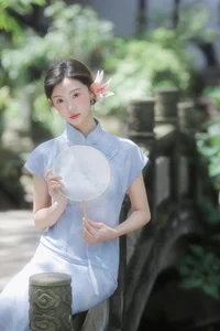 Modern Muse: The Captivating Cool Chinese Aesthetics of Tong Xuan Qi - image 14