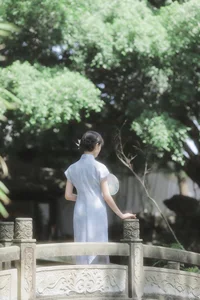 Modern Muse: The Captivating Cool Chinese Aesthetics of Tong Xuan Qi - image 1
