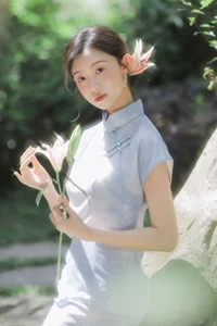 Modern Muse: The Captivating Cool Chinese Aesthetics of Tong Xuan Qi - image 22