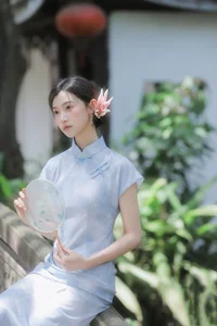 Modern Muse: The Captivating Cool Chinese Aesthetics of Tong Xuan Qi - image 4
